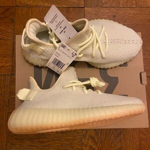 Brand new Yeezy Boost 350 vanilla color size 5 unisex